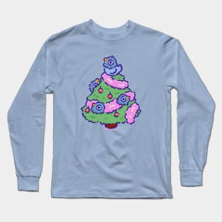 pigeons on a christmas tree Long Sleeve T-Shirt